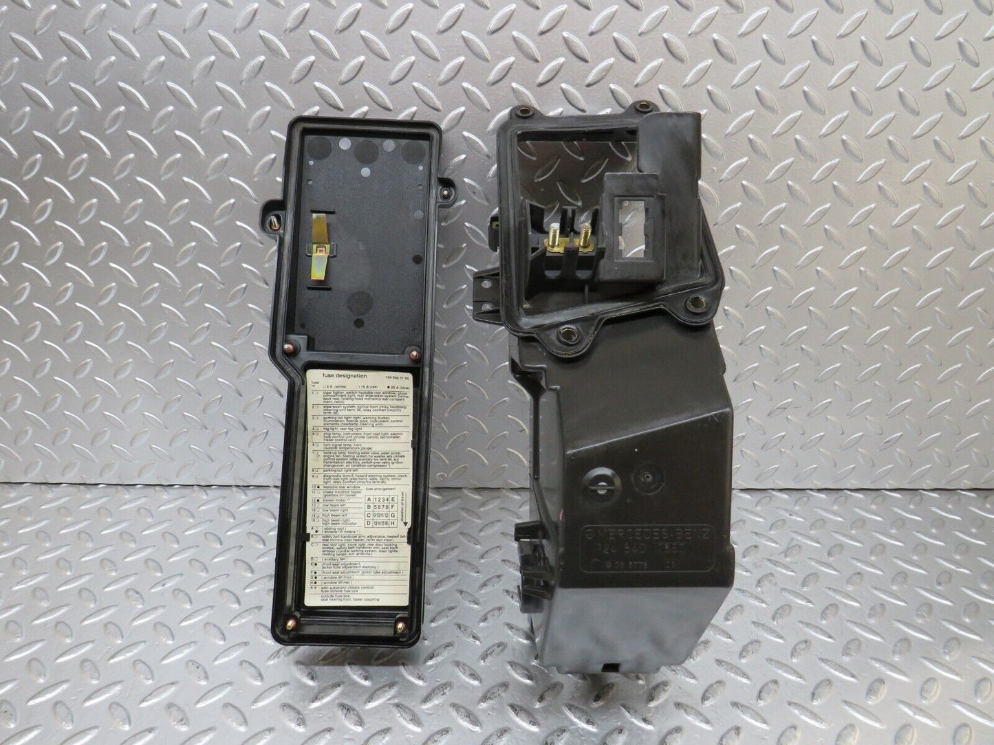 26581 Mercedes-Benz C124 220CE Coupe Fuse Box 1245401850 1245400282