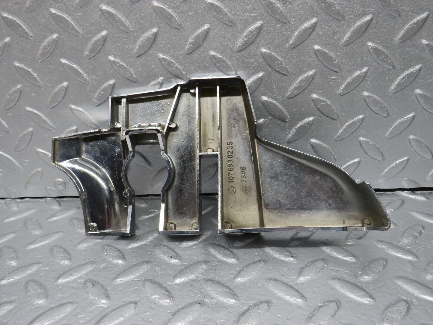 40005 Mercedes-Benz R107 350SL B Pillar Chrome Cover Right 1076930235