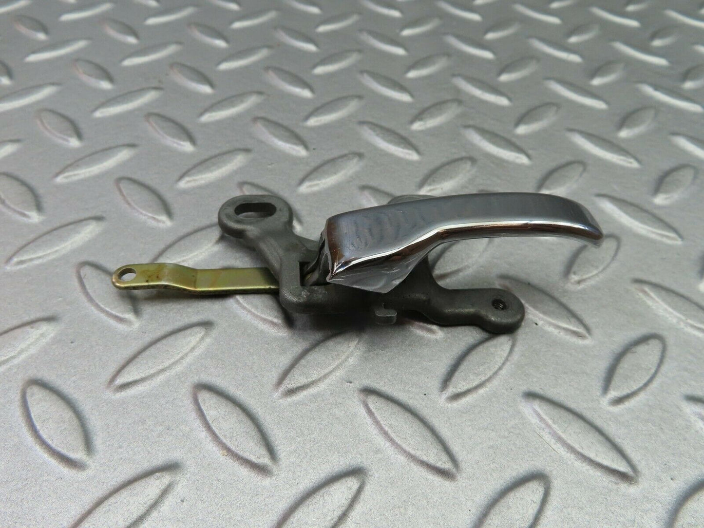 5825 Mercedes-Benz W123 200 Right Interior Door Handle