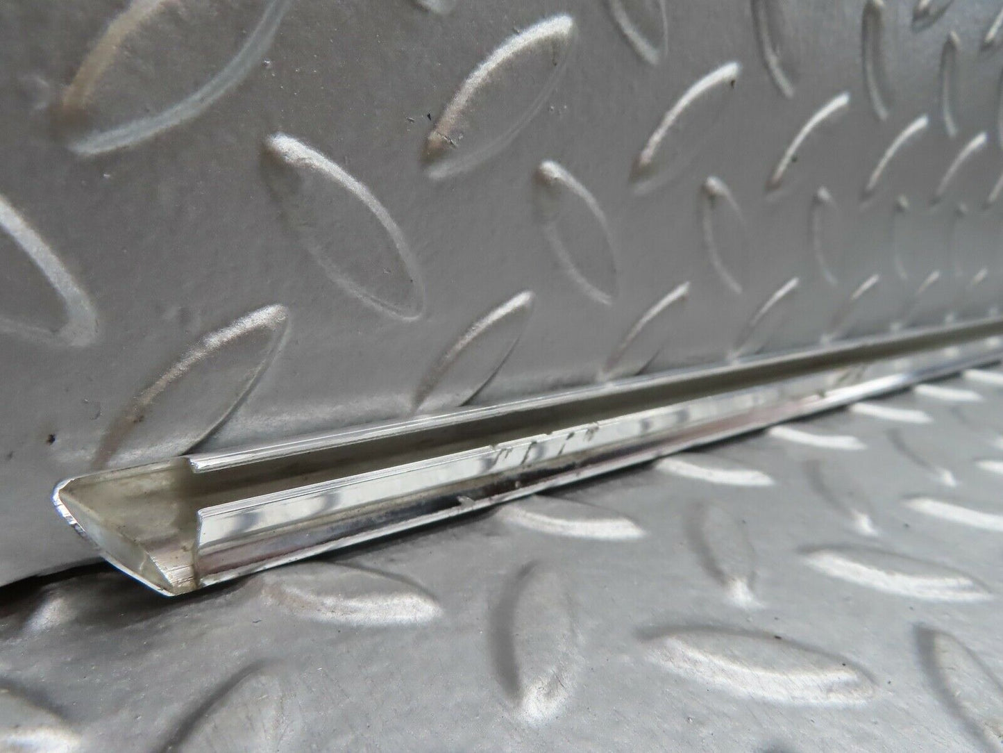 21040 Mercedes-Benz W123 230E Front Left Door Chrome Moulding Trim