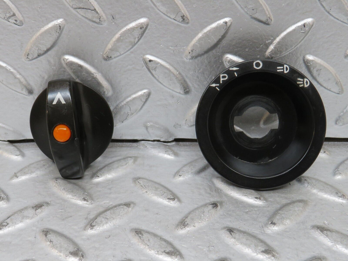 27874 Mercedes-Benz W123 280E Headlight Switch Black Collar And Knob