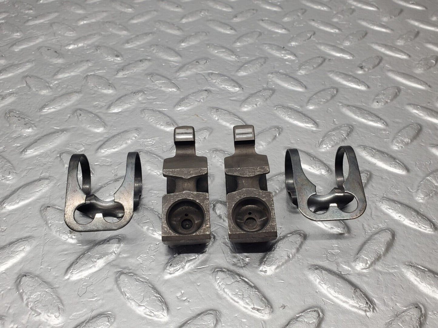 46608 Mercedes-Benz C123 280CE Coupe Valve Rocker Arm With Spring And Tappet