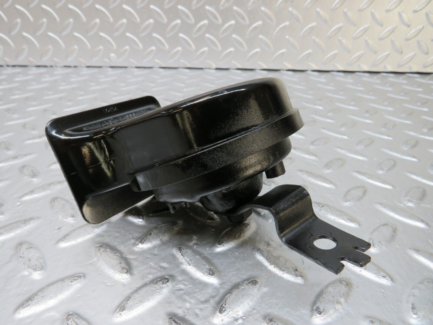 25288 Mercedes-Benz W201 190D Horn