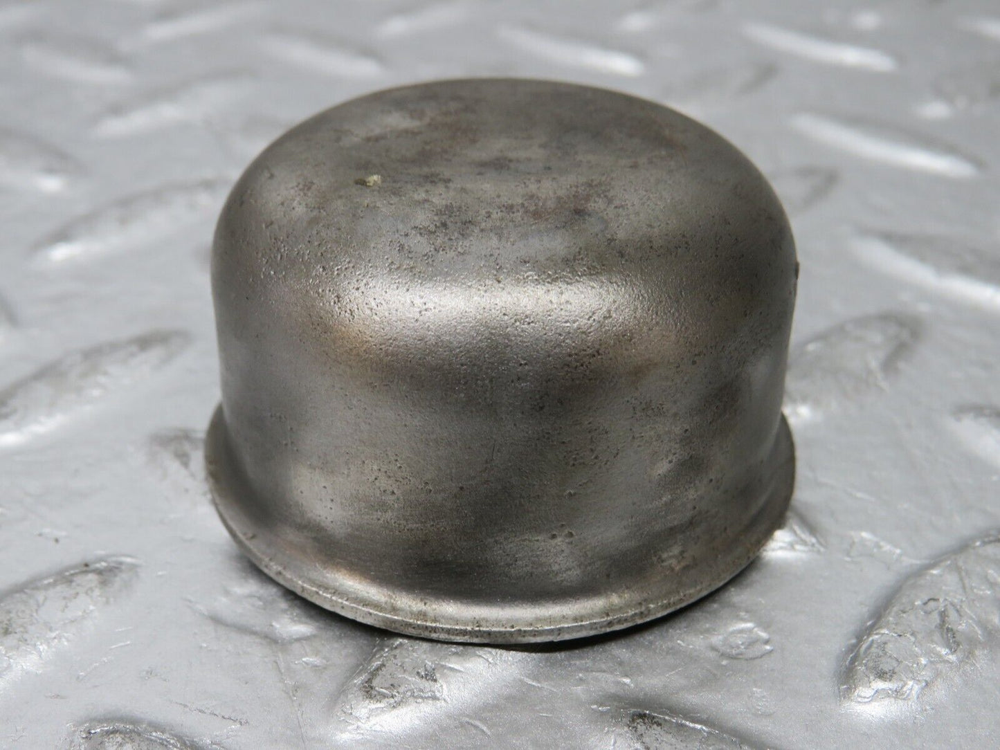 30087 Porsche 924 Wheel Hub Locking Cap