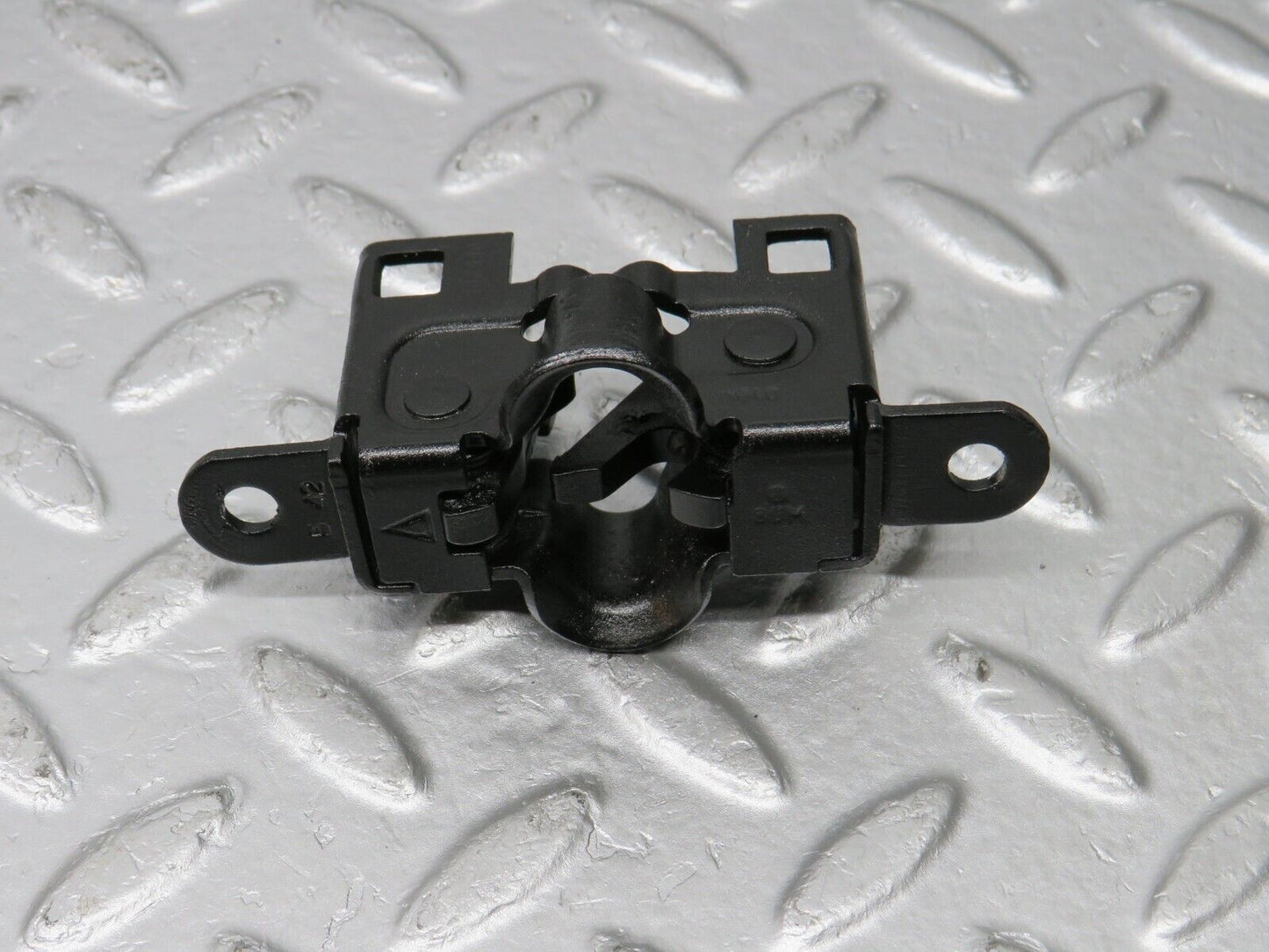 39595 Mercedes-Benz R129 320SL Coupe Bonnet Lock Latch