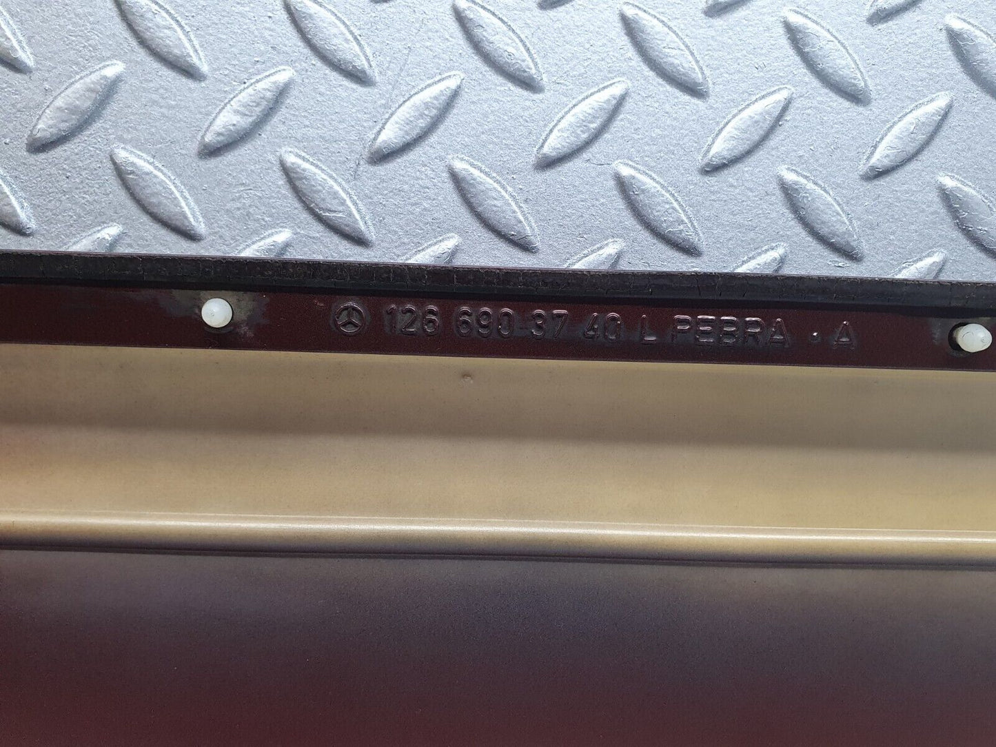 40911 Mercedes-Benz W126 300SE Front Left Door Moulding Trim 1266903740