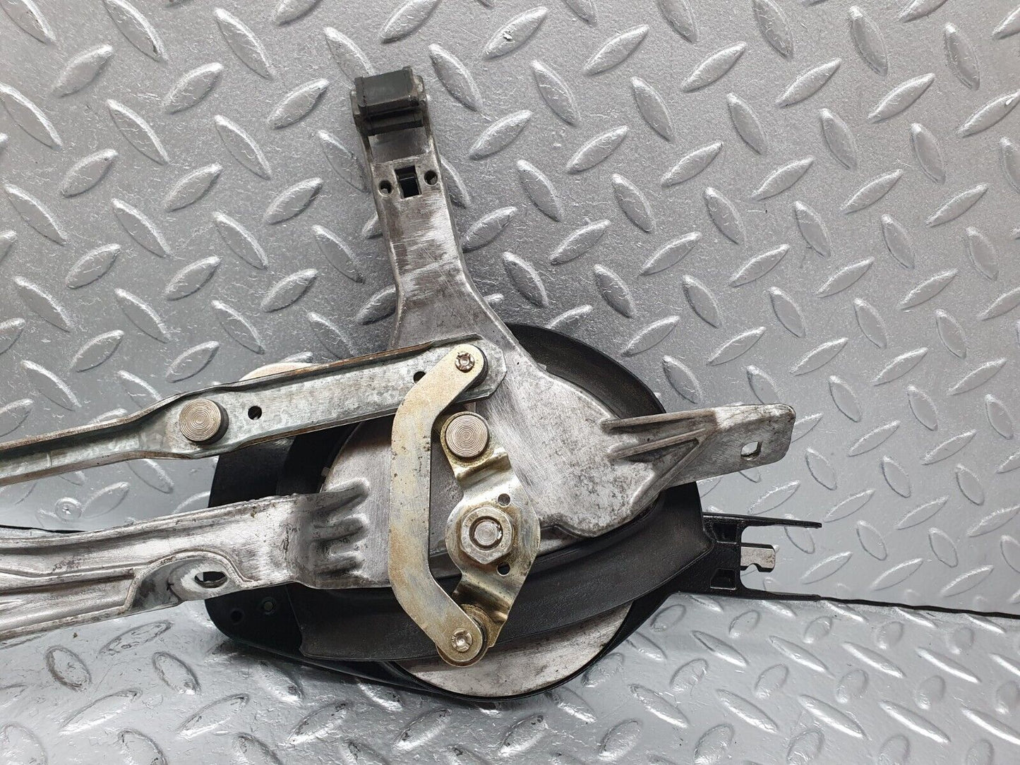 41405 Mercedes-Benz W124 200E Wiper Mechanism Linkage Bosch
