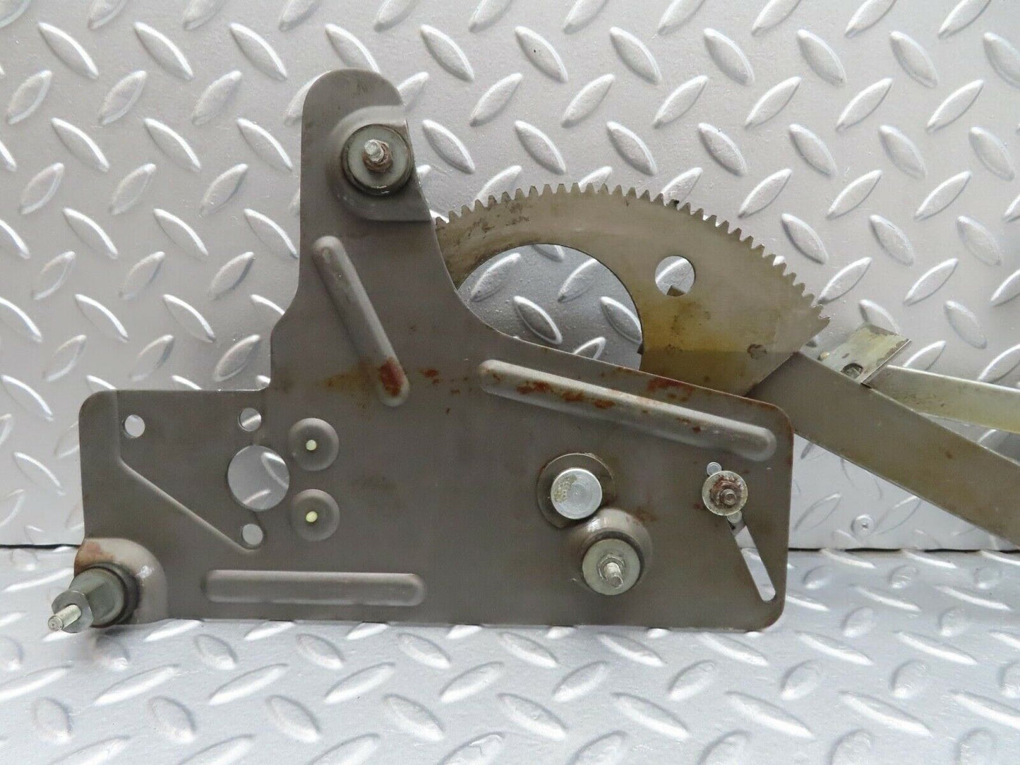 14003 Mercedes-Benz C107 280SLC Rear Left Power Window Regulator 1076700903