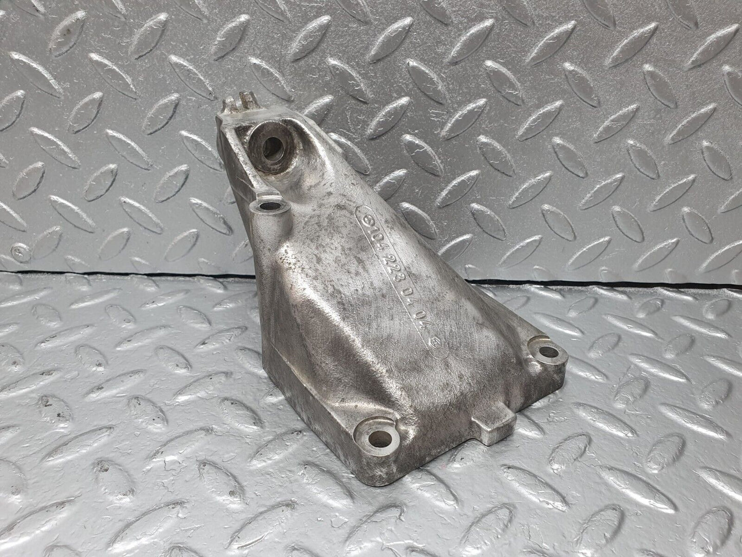42308 Mercedes-Benz R129 320SL Coupe Engine Mount Bracket Left 1042230404