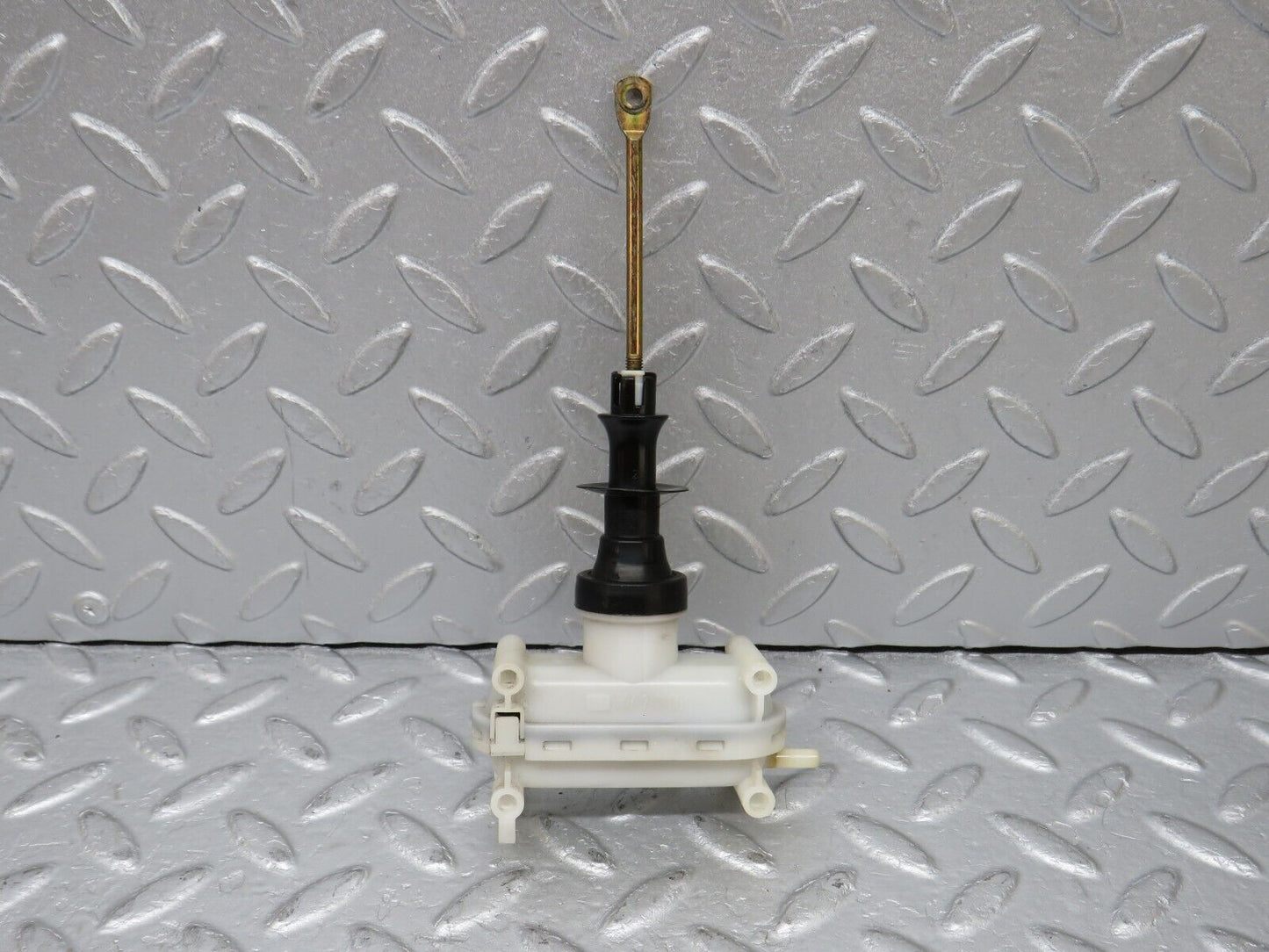 36632 Mercedes-Benz W201 190E 2.0L Rear Right Door Lock Vacuum Actuator