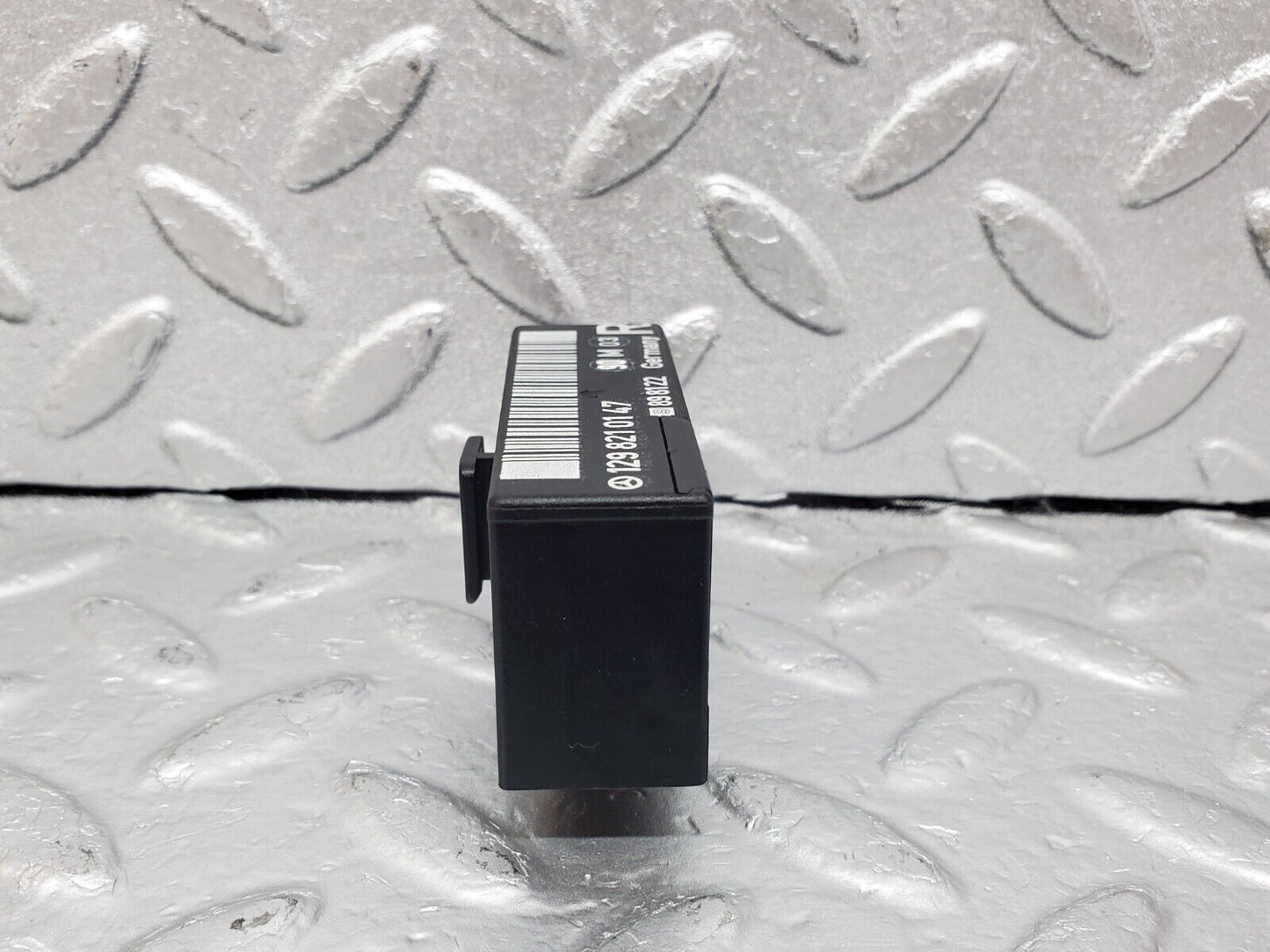 44899 Mercedes-Benz R129 300SL Coupe Right Seat Locking Relay 1298210147