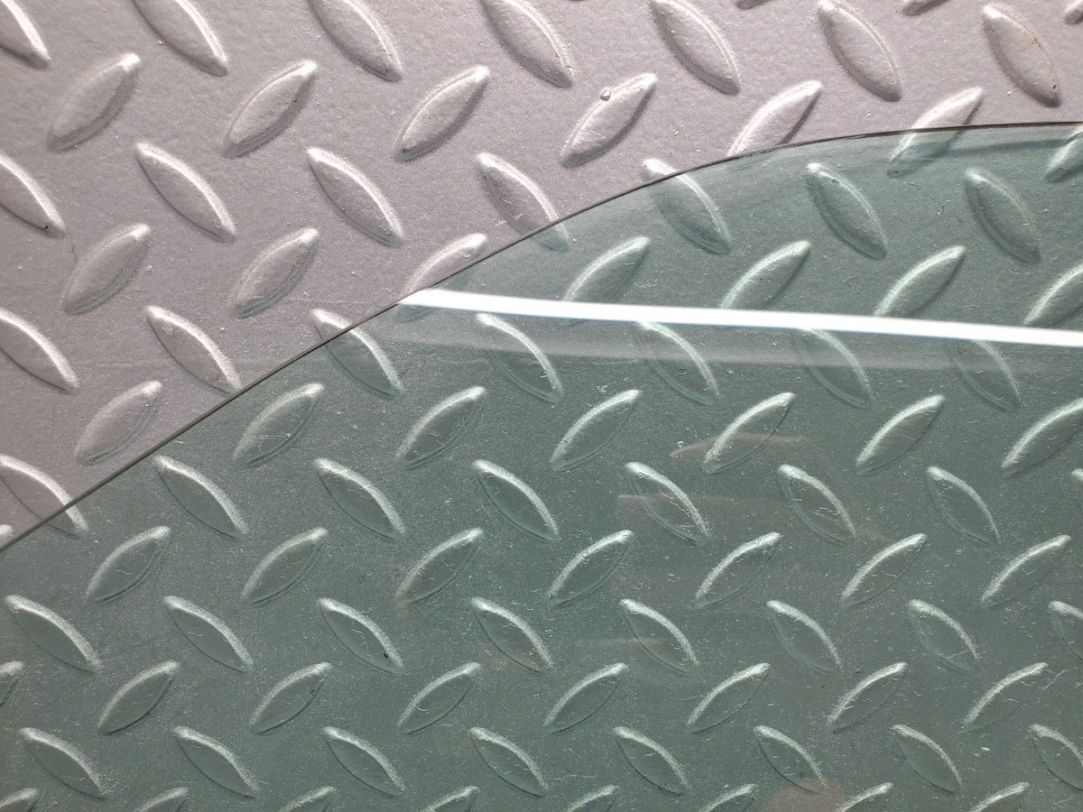 W201 Baby Benz front left door window glass used OEM