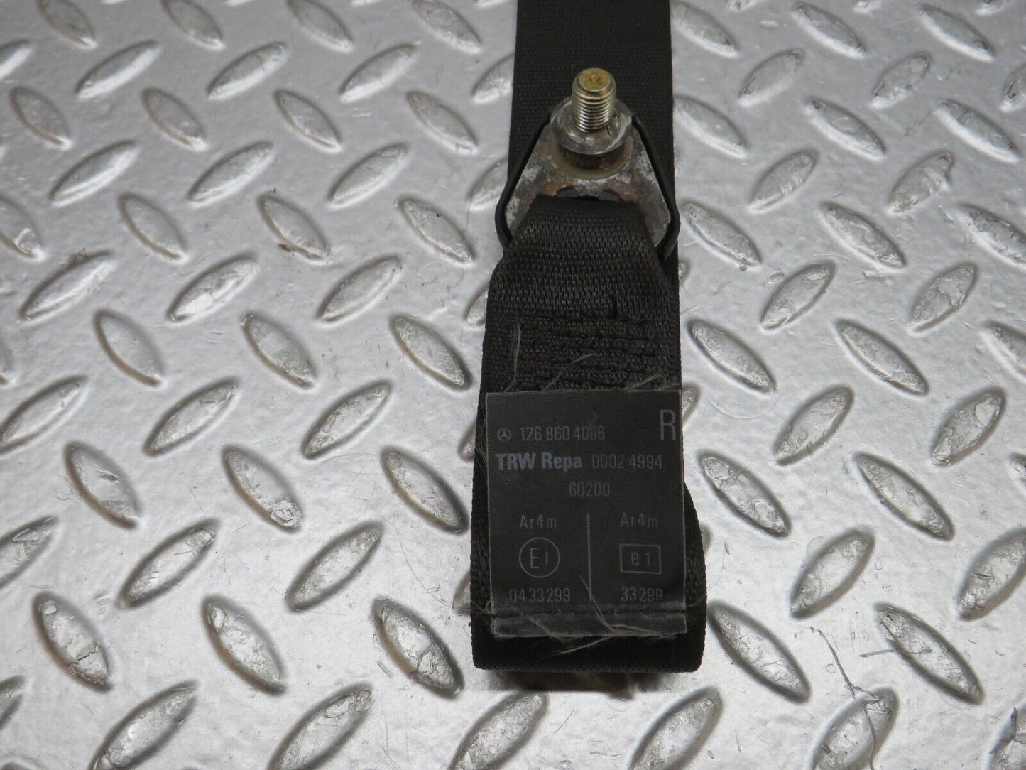 36317 Mercedes-Benz W126 420SE Front Right Seat Belt 1268604086 1268680011