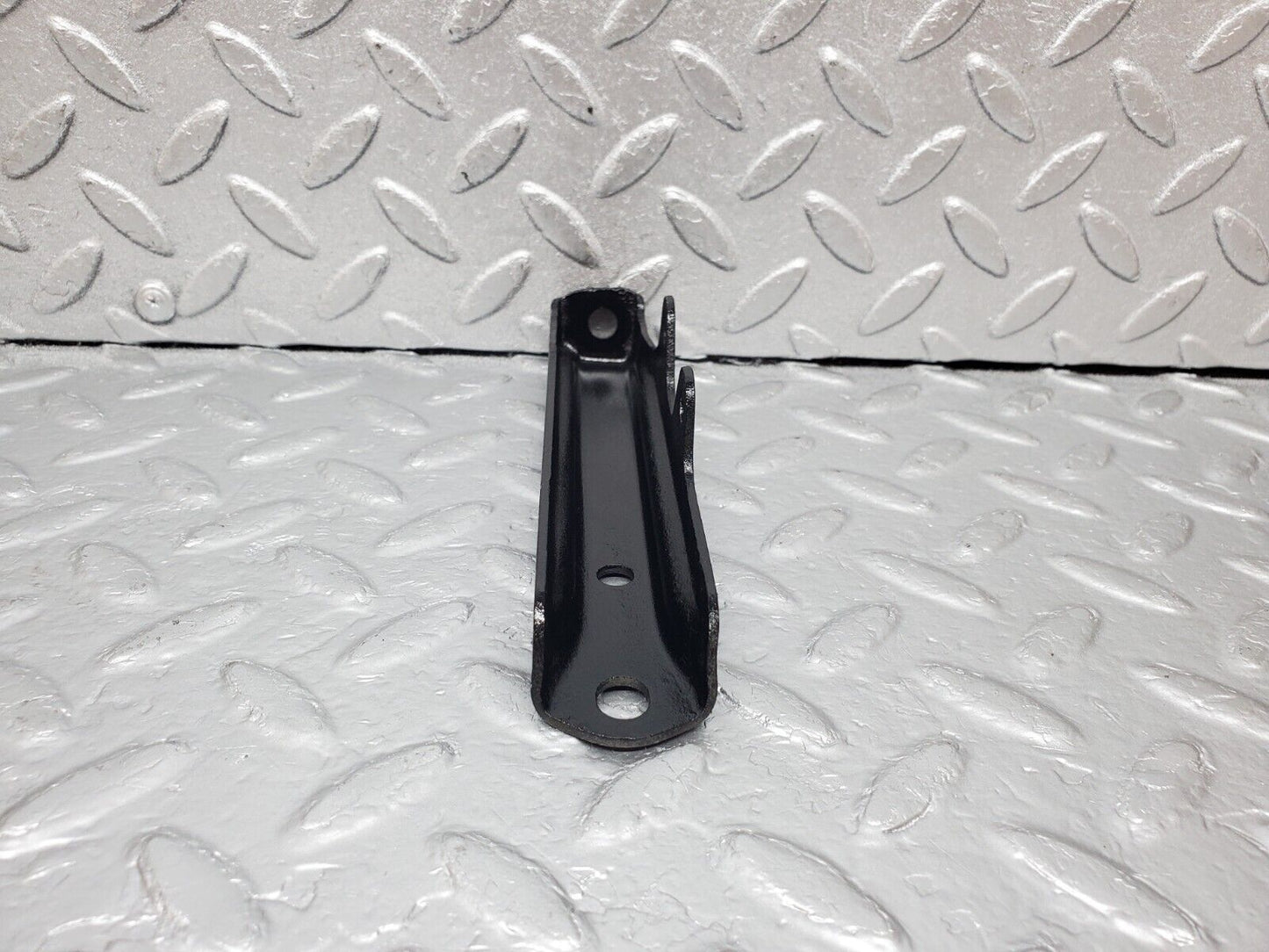 45270 Mercedes-Benz R129 300SL Coupe Air Intake Manifold Bracket