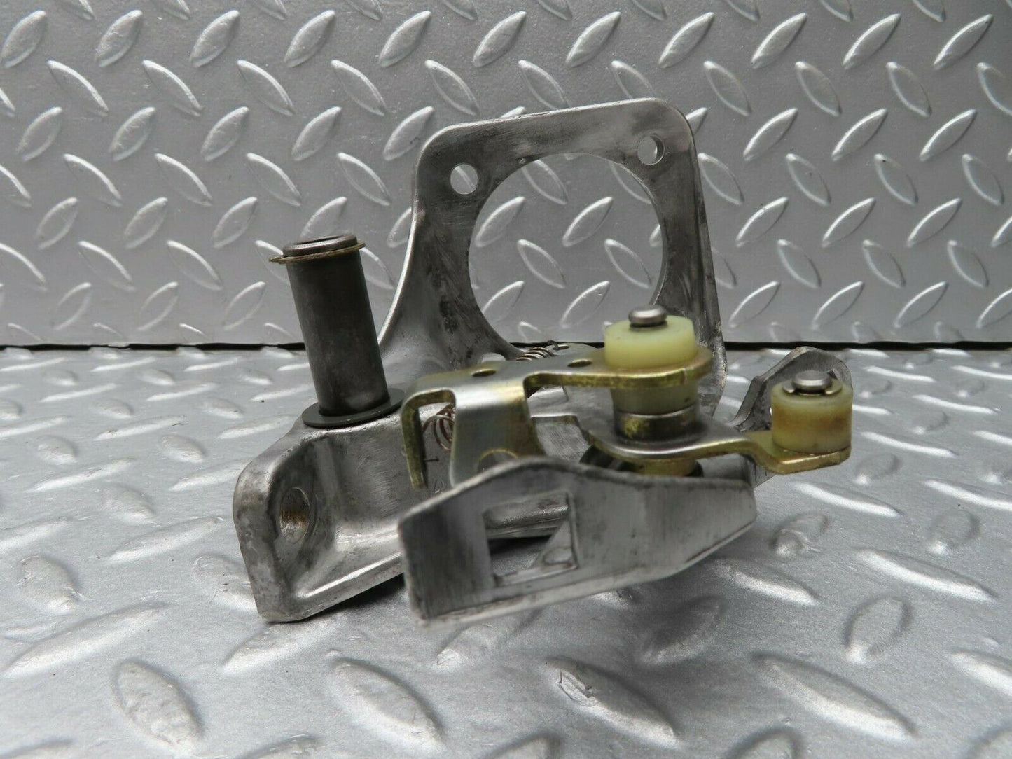 16363 Mercedes-Benz W124 260E Brake Pedal Bracket 1242900919