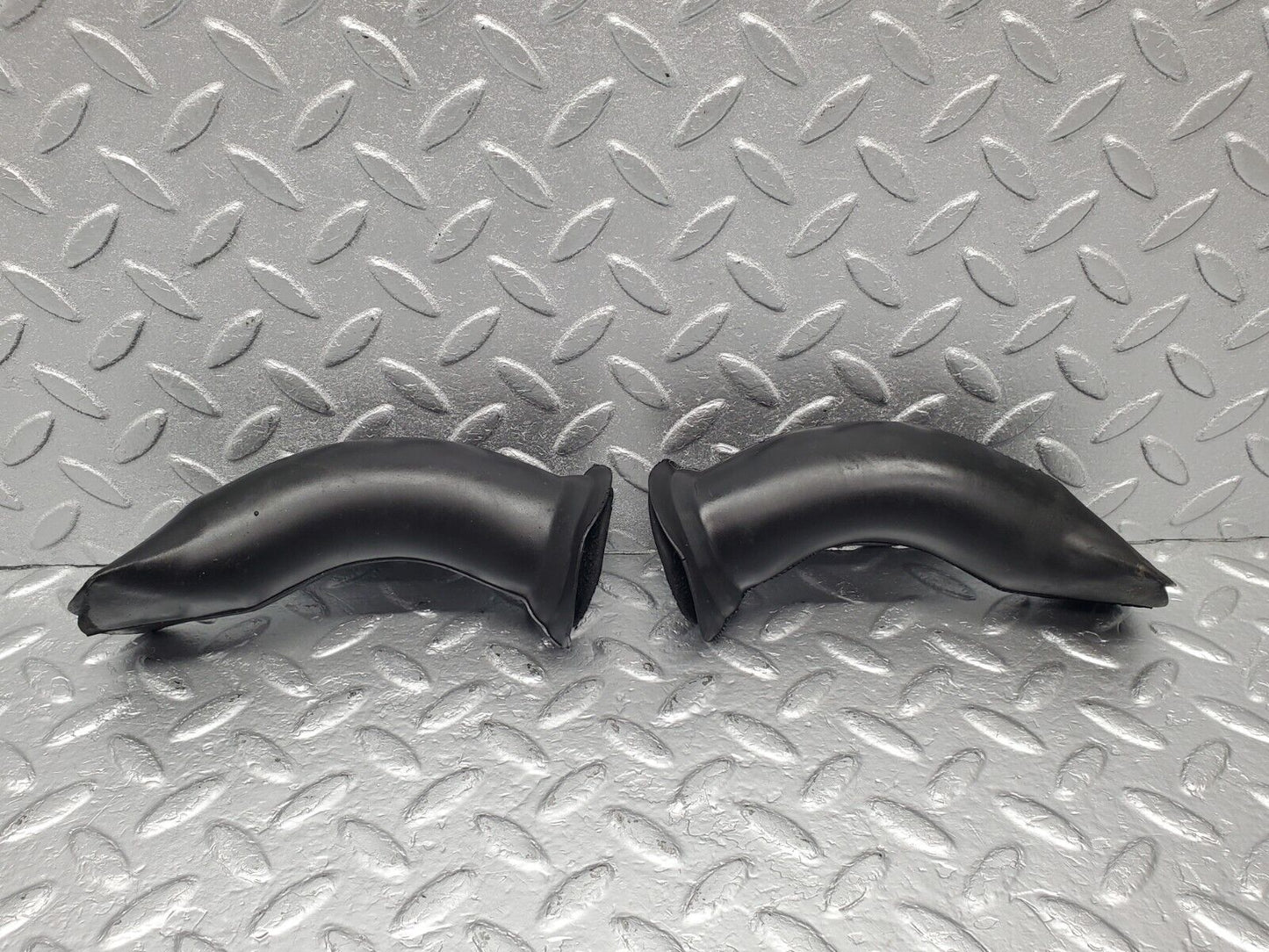 46441 Mercedes-Benz C123 280CE Coupe Water Drain Hose 2x 1238320594 1238320694