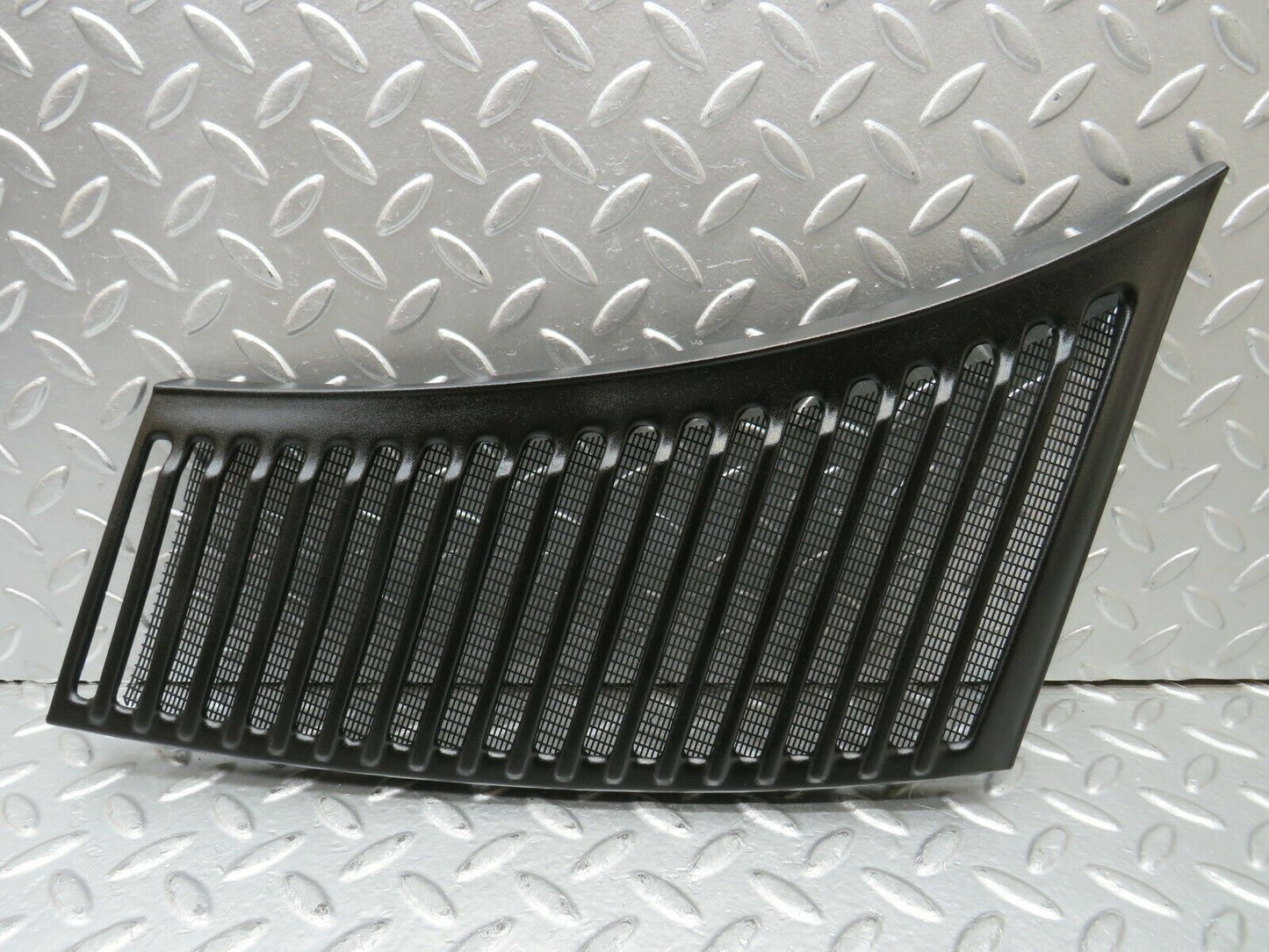 22994 Mercedes-Benz C107 450SLC Coupe Air Intake Grill Left Side