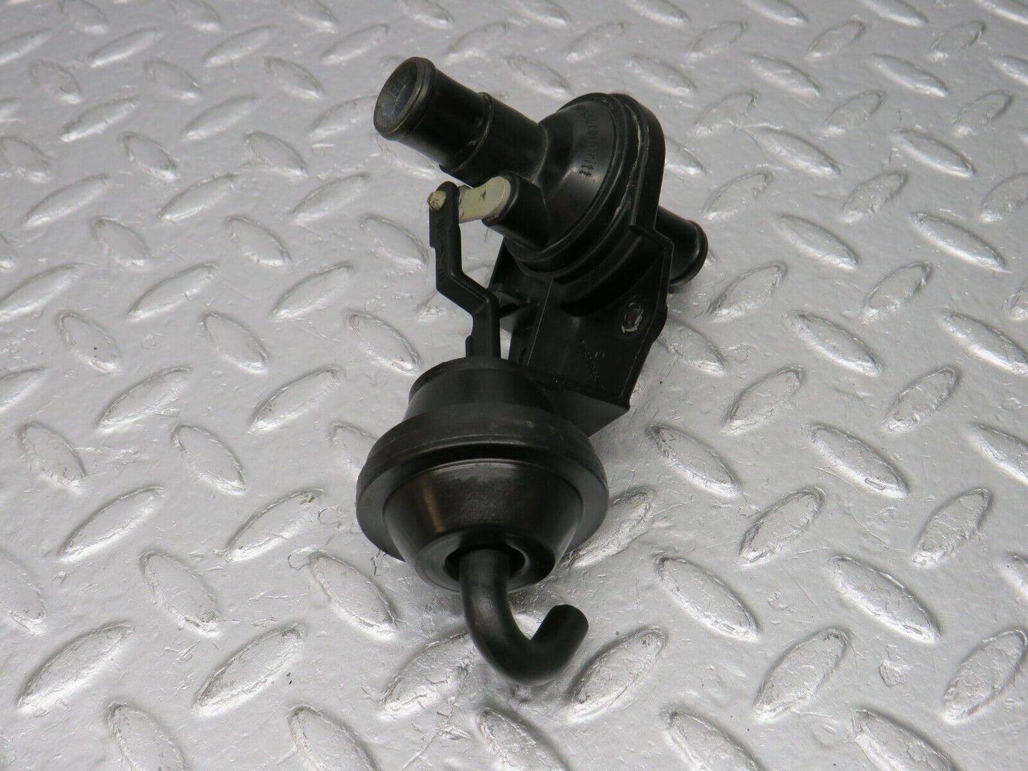 39101 Mercedes-Benz R107 500SL Coupe Heater Control Valve 1078300584