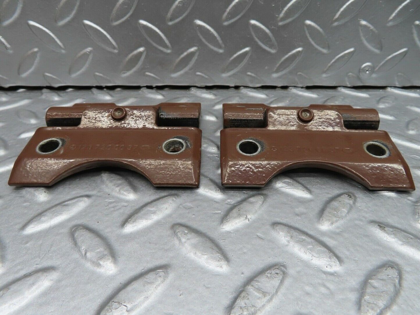 21069 Mercedes-Benz W123 230E Door Hinges Pair 1237200037