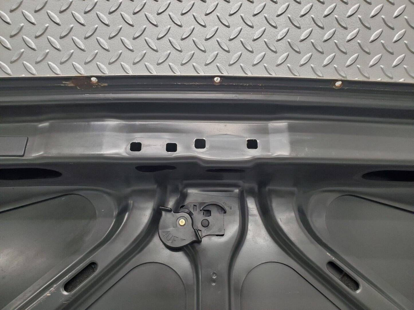 46100 Mercedes-Benz W126 420SE Boot Lid Trunk Door