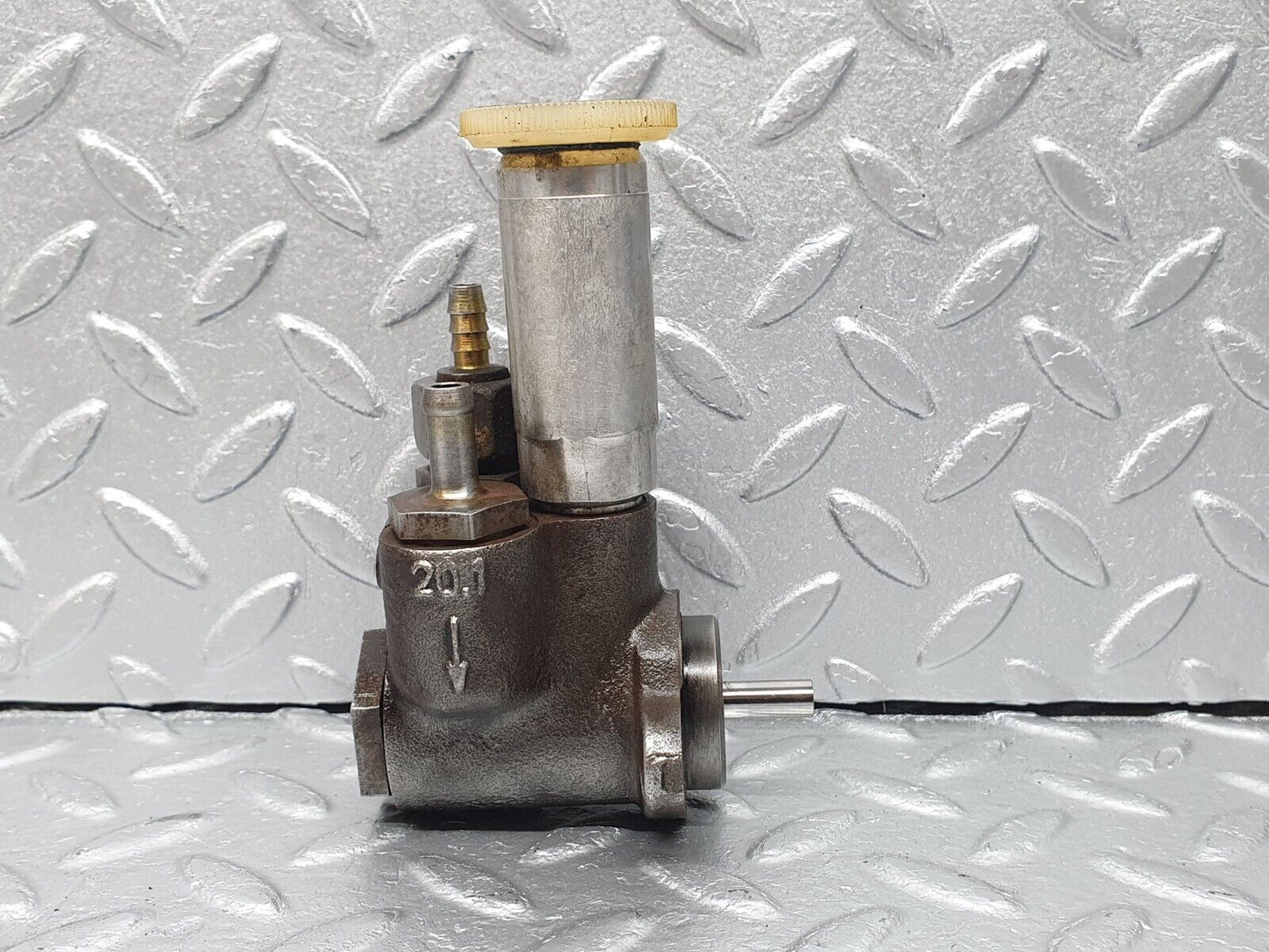 40852 Mercedes-Benz W123 300D Manual Diesel Bleed Pump Bosch FP/KG22M101