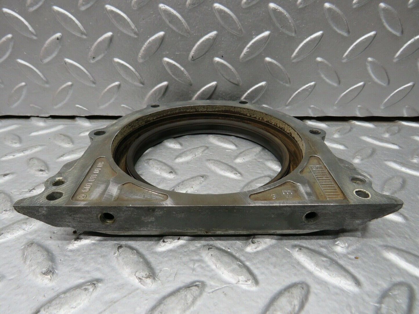 21729 Mercedes-Benz W126 300SE Crankshaft Rear Sealing Cover 6010110108