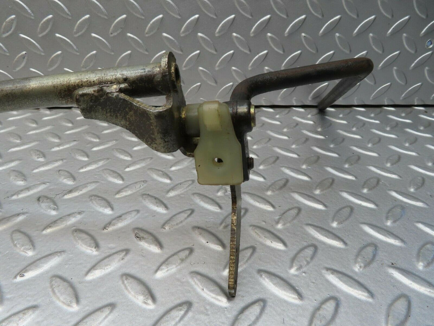 15749 Mercedes-Benz R107 450SL Accelerator Pedal Linkage