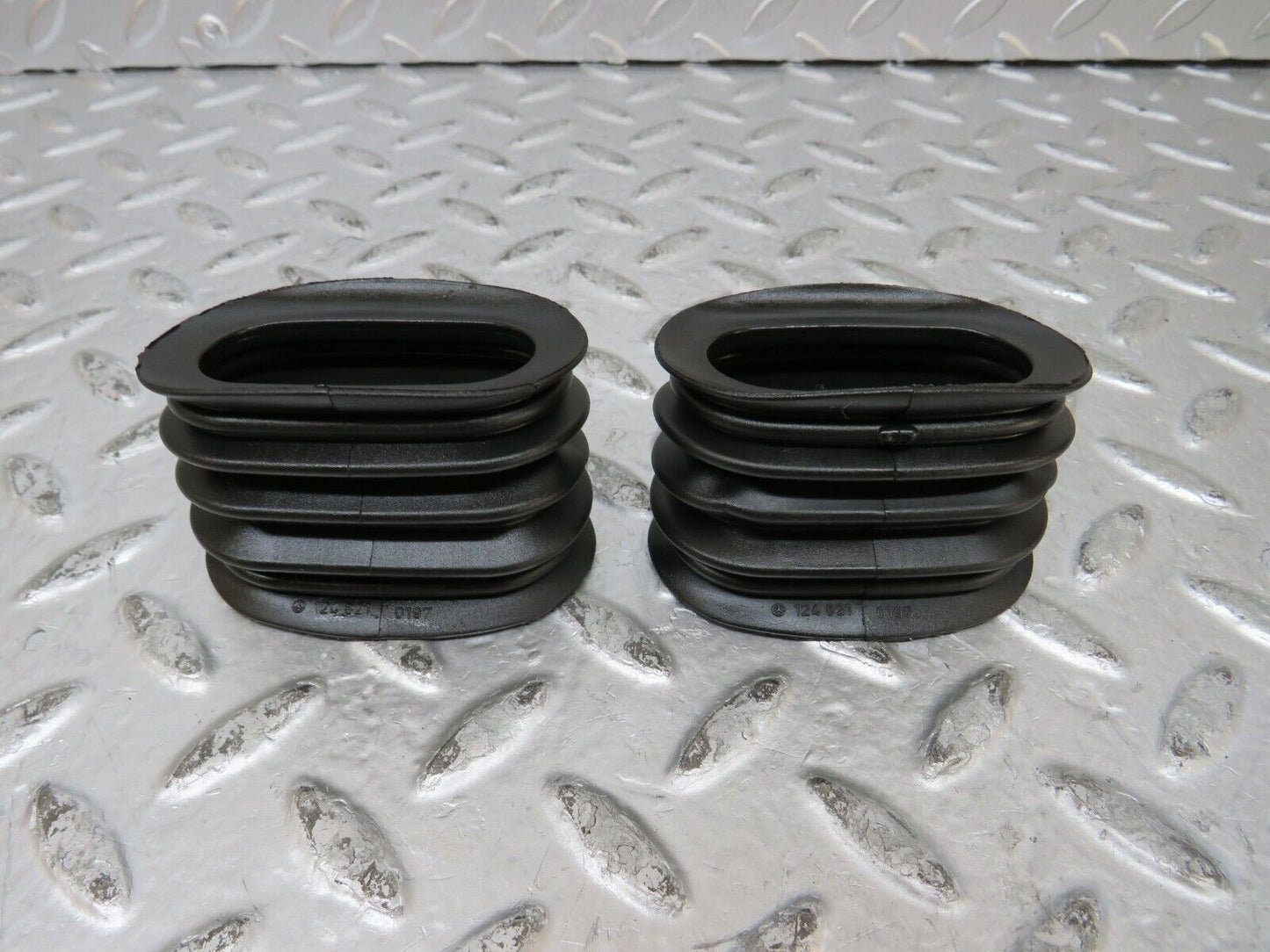 26522 Mercedes-Benz C124 220CE Door Wire Protector Rubber 1248210197