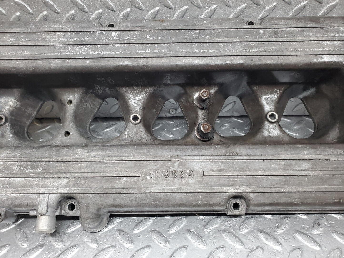 45437 Mercedes-Benz 280E M110.988 Cylinder Head Valve Cover 1100160905