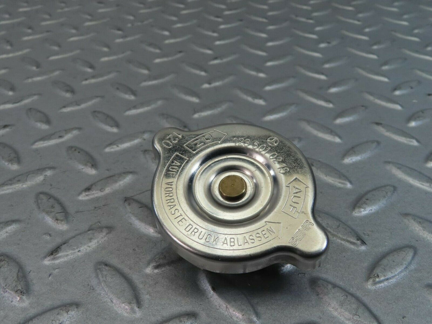8785 Mercedes-Benz W123 Radiator Cap 1235010215