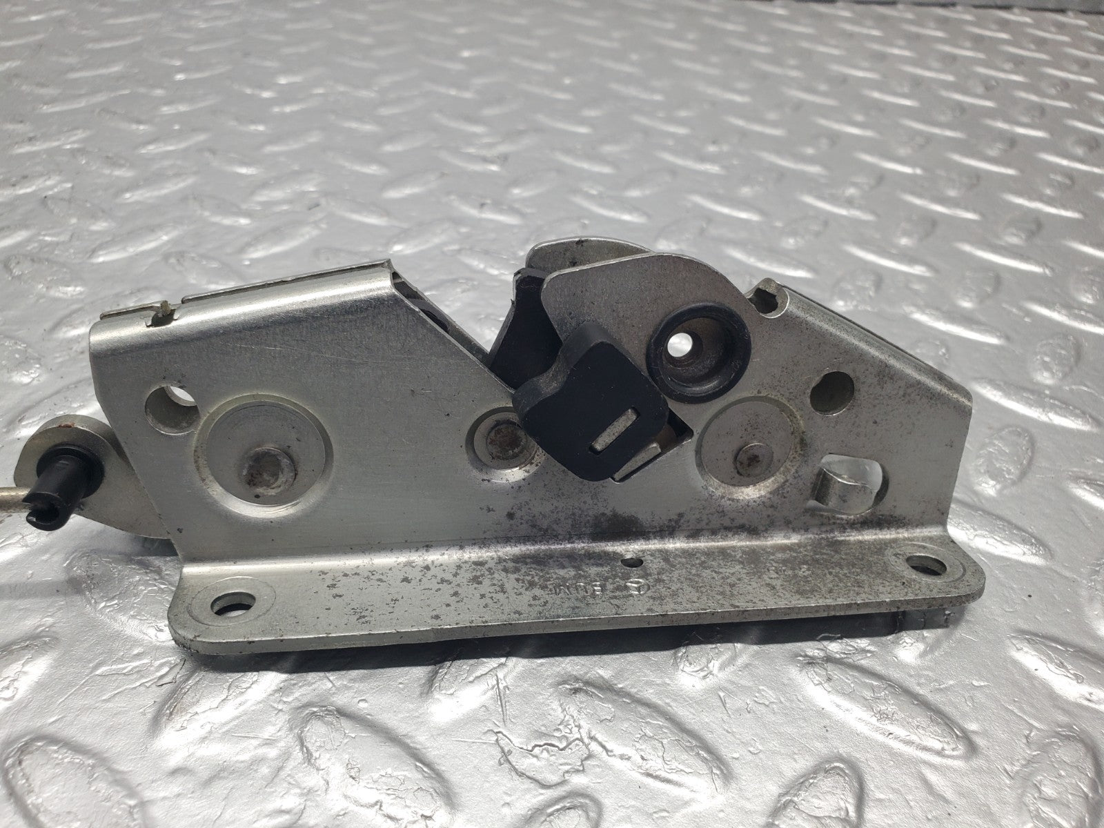W124 Wagon rear right seat bench locking mechanism used OEM