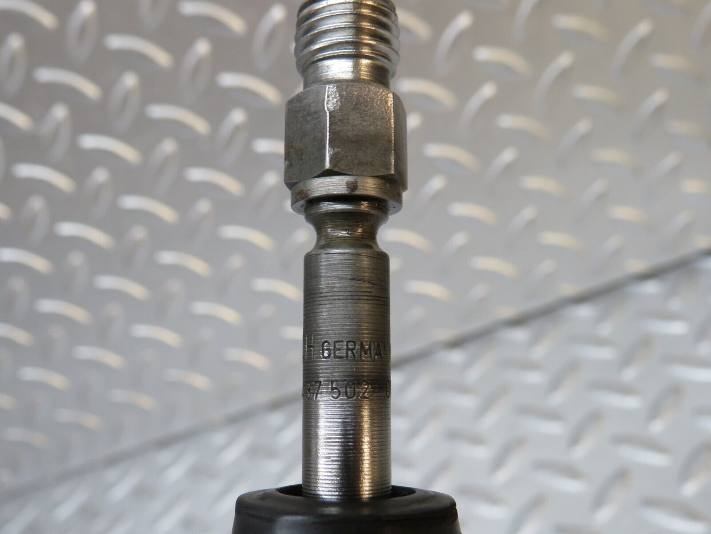 29926 Mercedes-Benz W123 230E Fuel Injector Bosch 0437502010