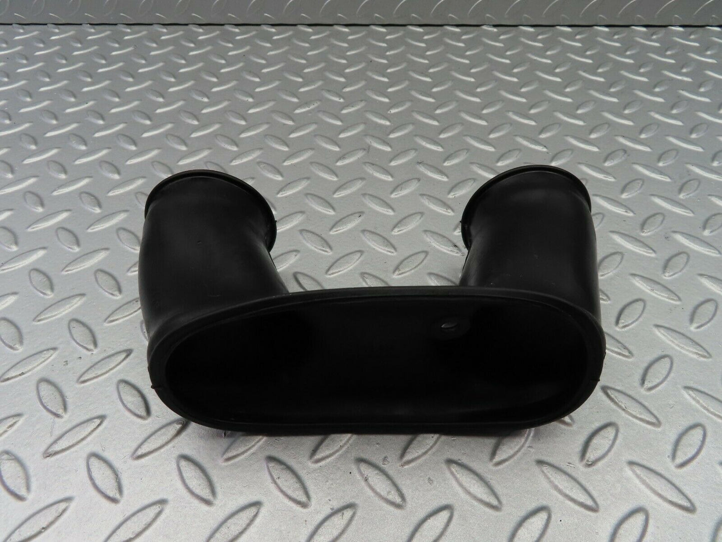 6933 Mercedes-Benz C107 350SLC Coupe Air Duct Hose Rubber 1078310188