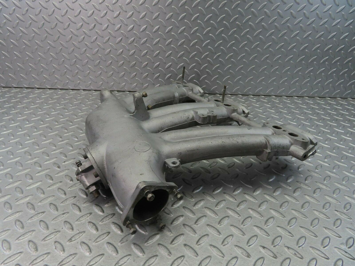 8684 Mercedes-Benz W111 Intake Manifold 1271412501