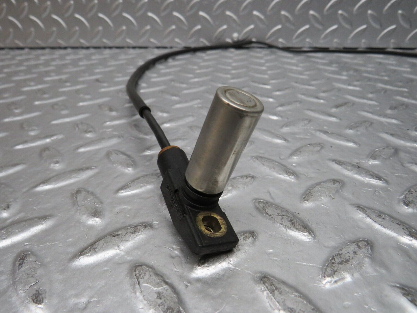 30525 Mercedes-Benz W124 230E Crankshaft Position Sensor 0031530828 0261210067