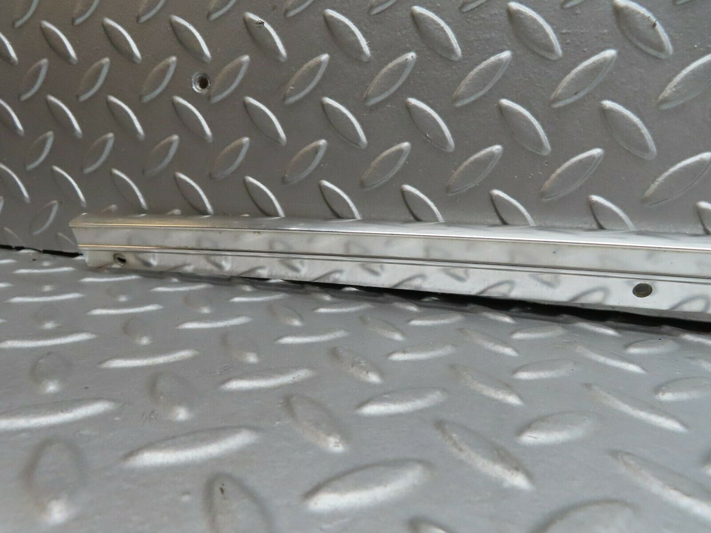 17889 Mercedes-Benz W116 450SEL Roof Chrome Moulding Trim Right Side