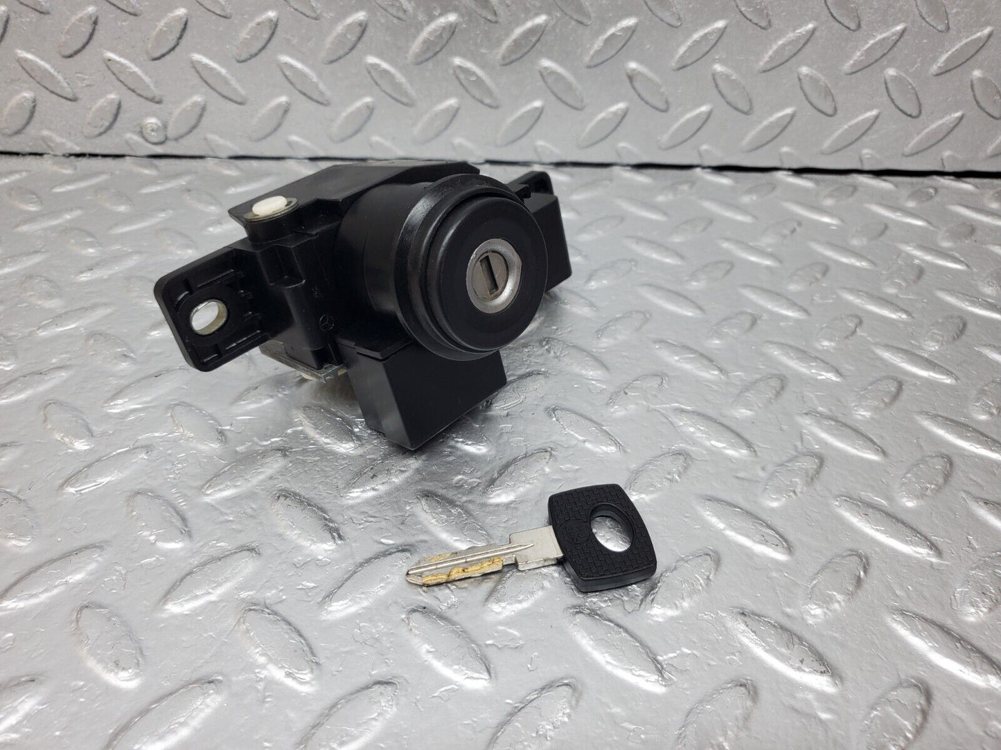 44994 Mercedes-Benz R129 300SL Coupe Trunk Lock With Key