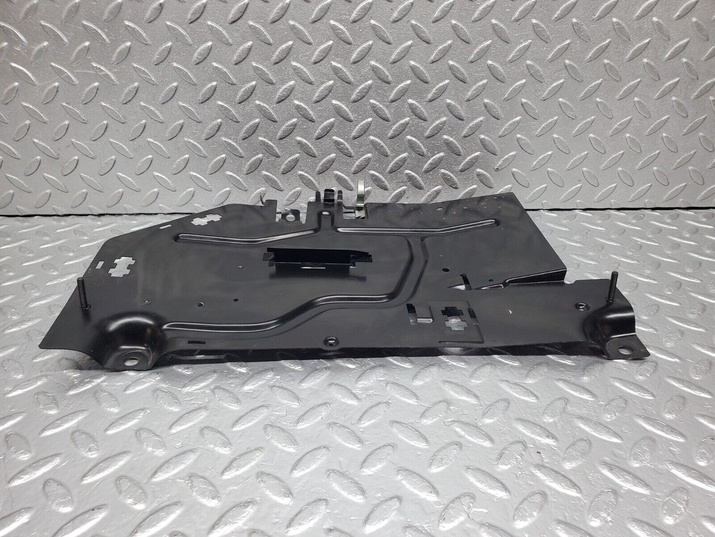 45629 Mercedes-Benz W126 420SE Left Footwell Relay Holder Bracket