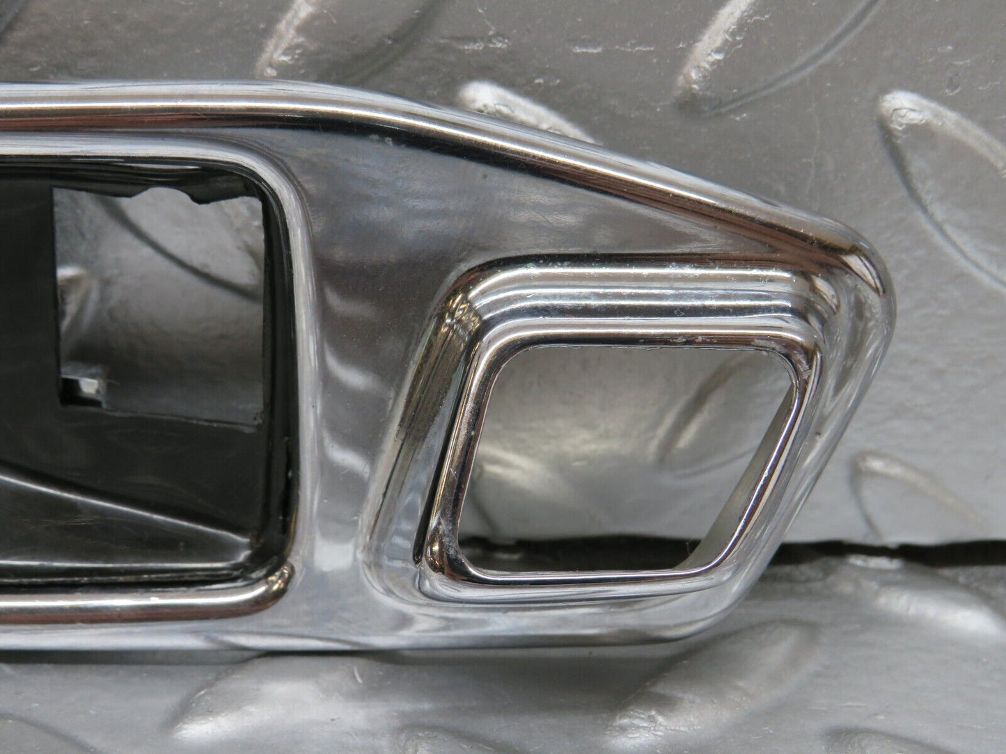 25572 Mercedes-Benz W123 200 Door Handle Surround Left 1167660111