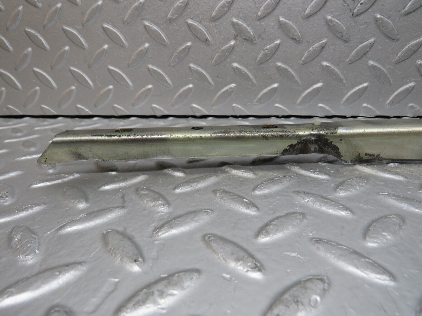 37802 Mercedes-Benz A124 320E Cabriolet Front Left Window Channel