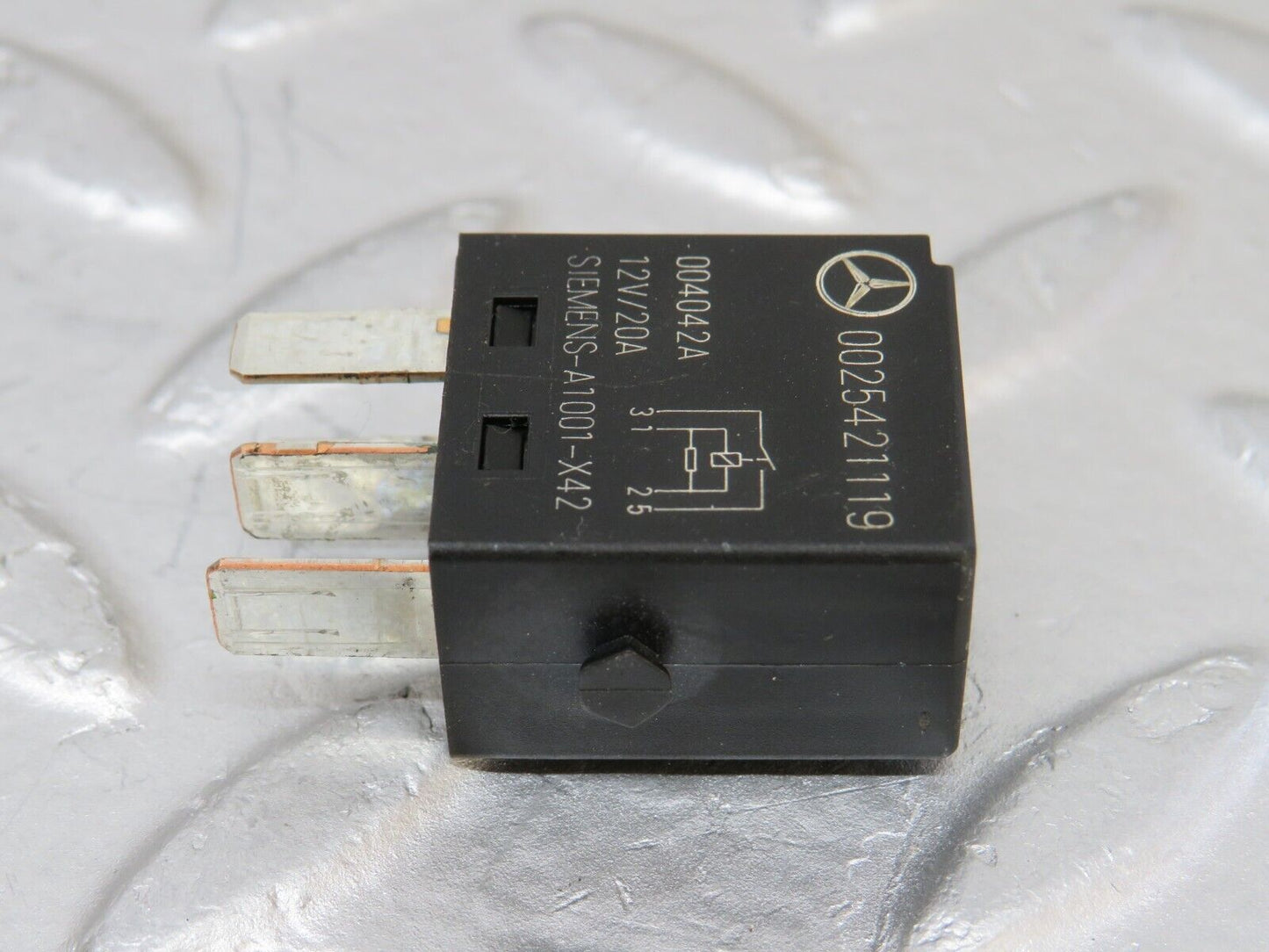 34872 Mercedes-Benz W210 320E Indicator Relay 0025421119