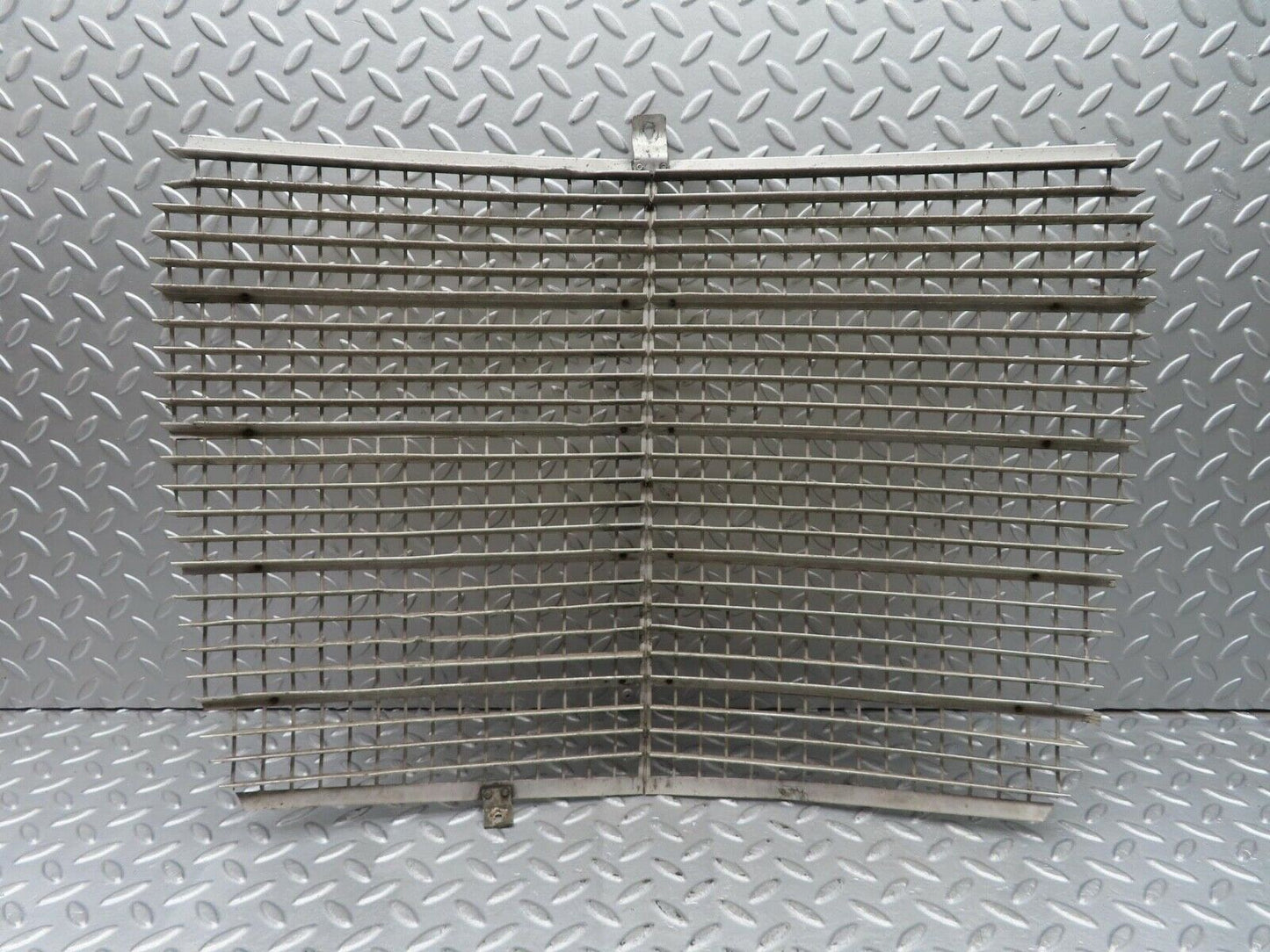 12616 Mercedes-Benz W108 280SE 3.5 Bonnet Grill