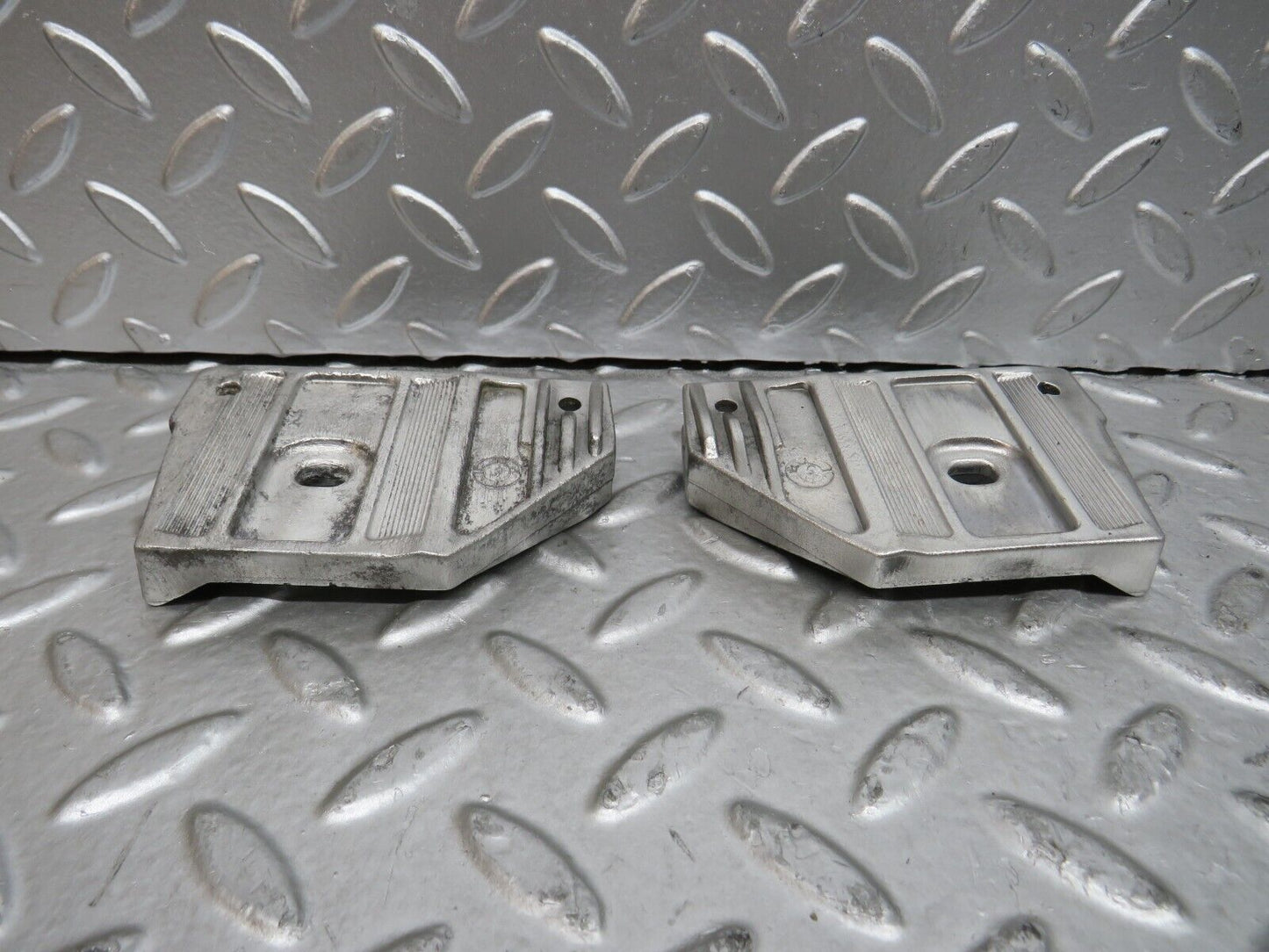 29125 Mercedes-Benz C124 320CE Window Guide Pad Pair 1247250232 1247250132
