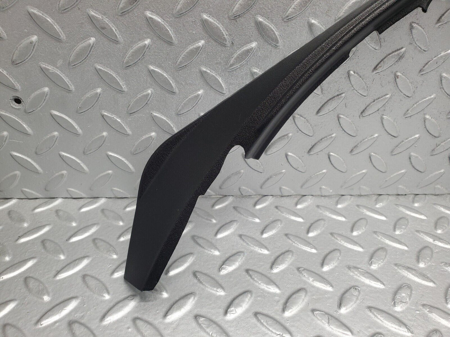 46250 Mercedes-Benz W124 280E Front Right Door Window Frame Trim 1247250271