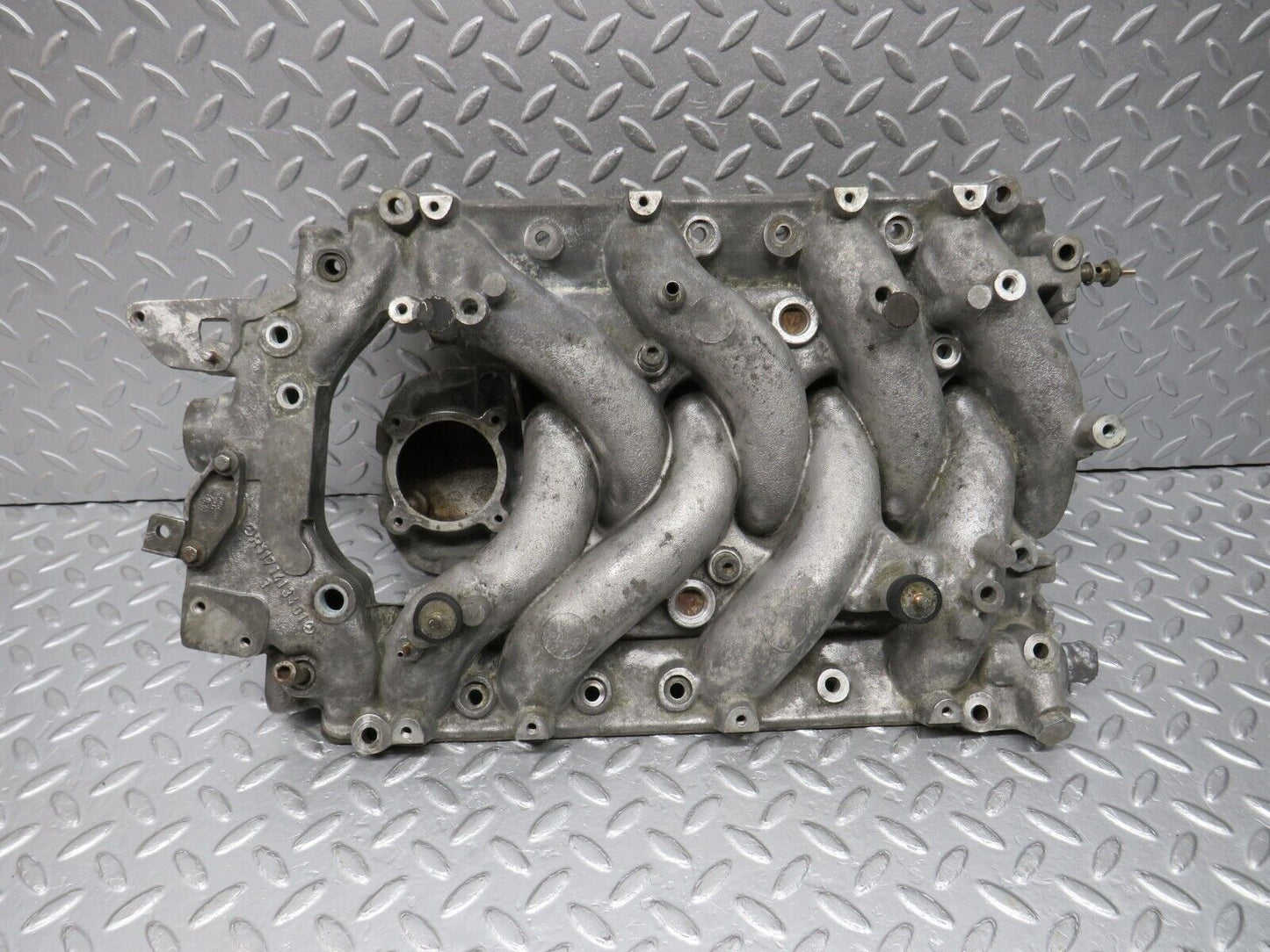 39292 Mercedes-Benz R107 500SL Air Intake Manifold 1171413401 1161415301