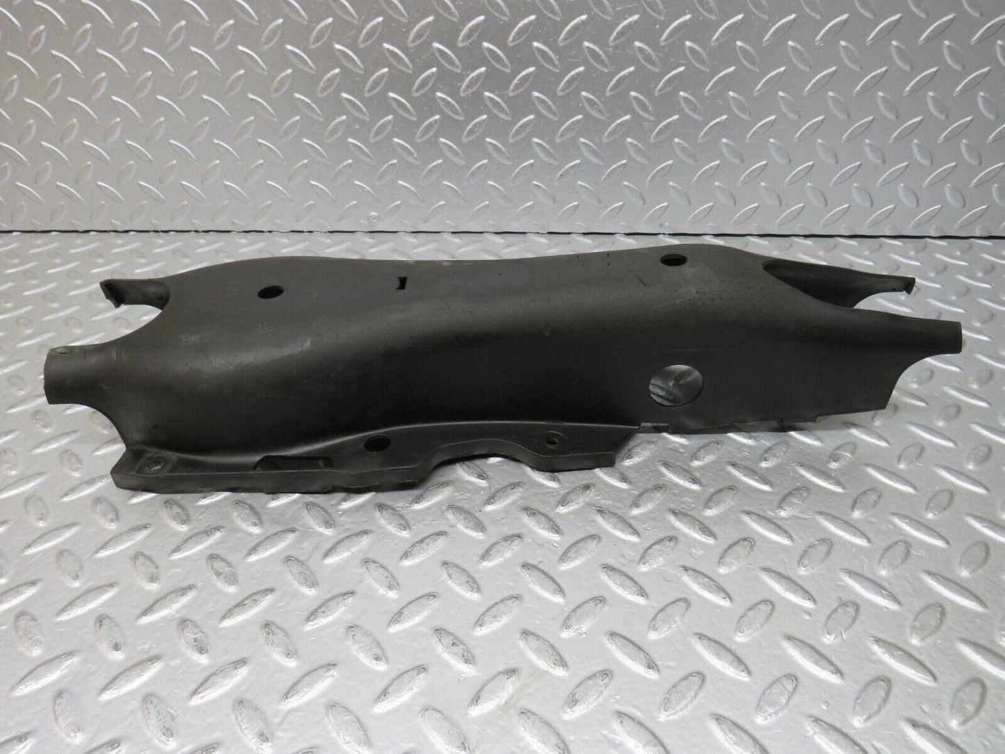 30210 Mercedes-Benz W220 S430 Rear Left Control Arm Cover 2203521188