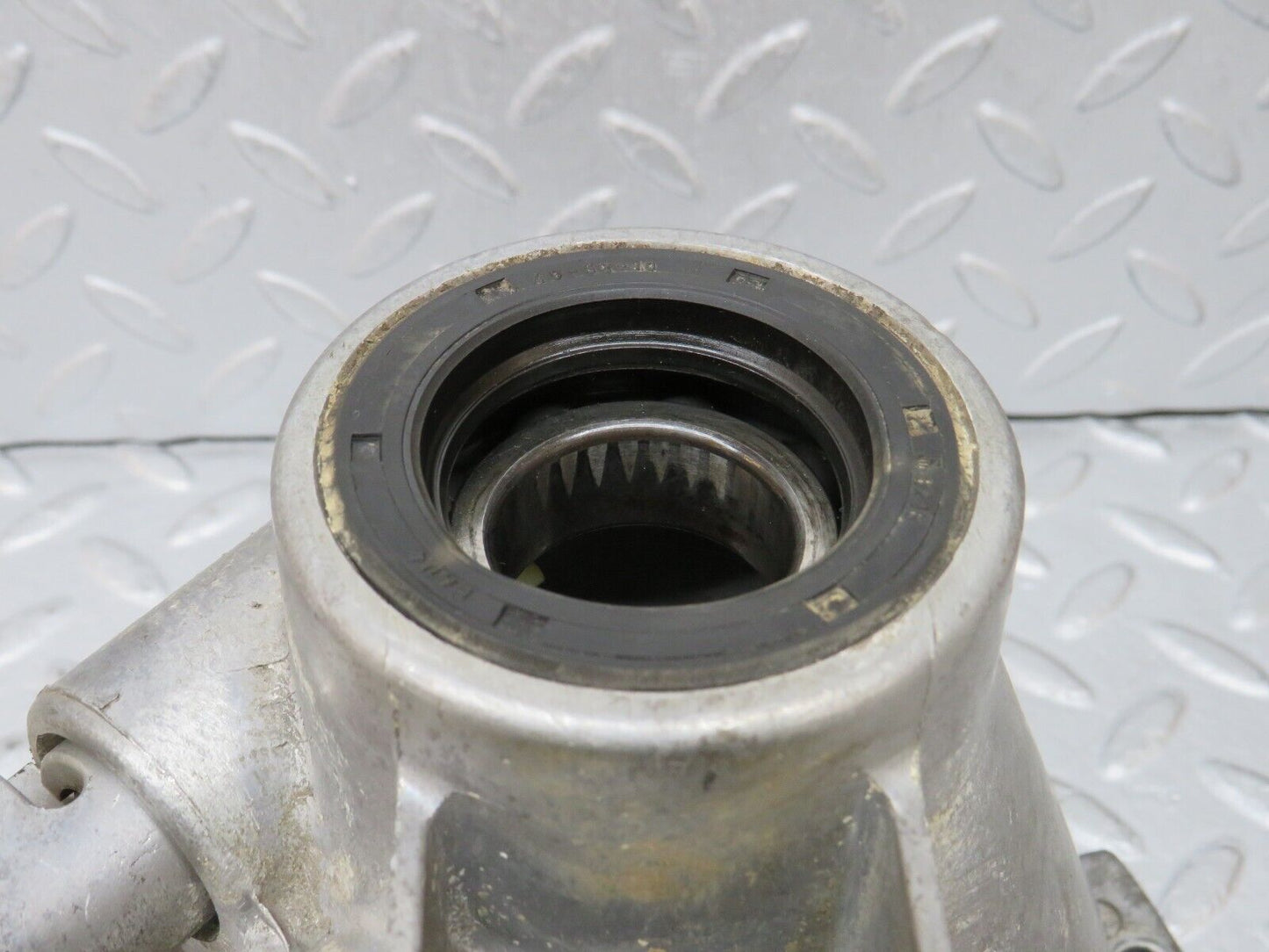 36428 Mercedes-Benz R107 450SL Automatic Gearbox Rear Housing 1152705811