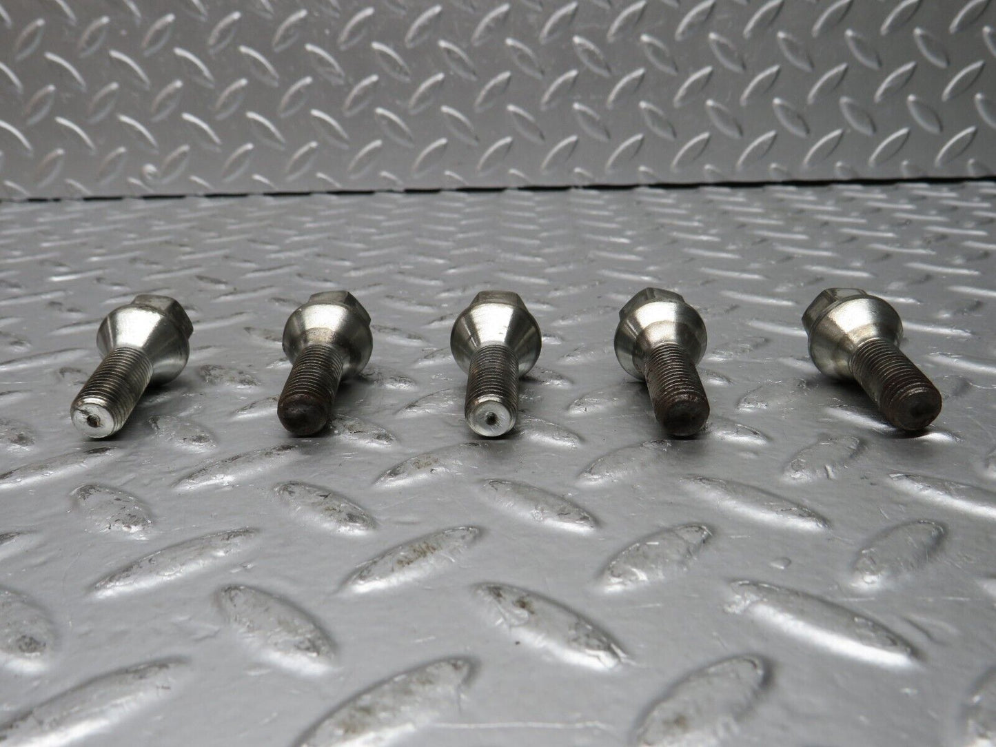 31865 Mercedes-Benz 5x Alloy Wheel Lug Bolt M12x1.5