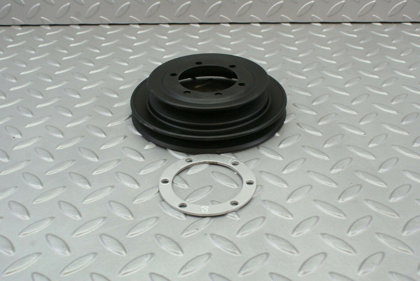 2084 Mercedes-Benz W123 230E Crankshaft Pulley 1020320404