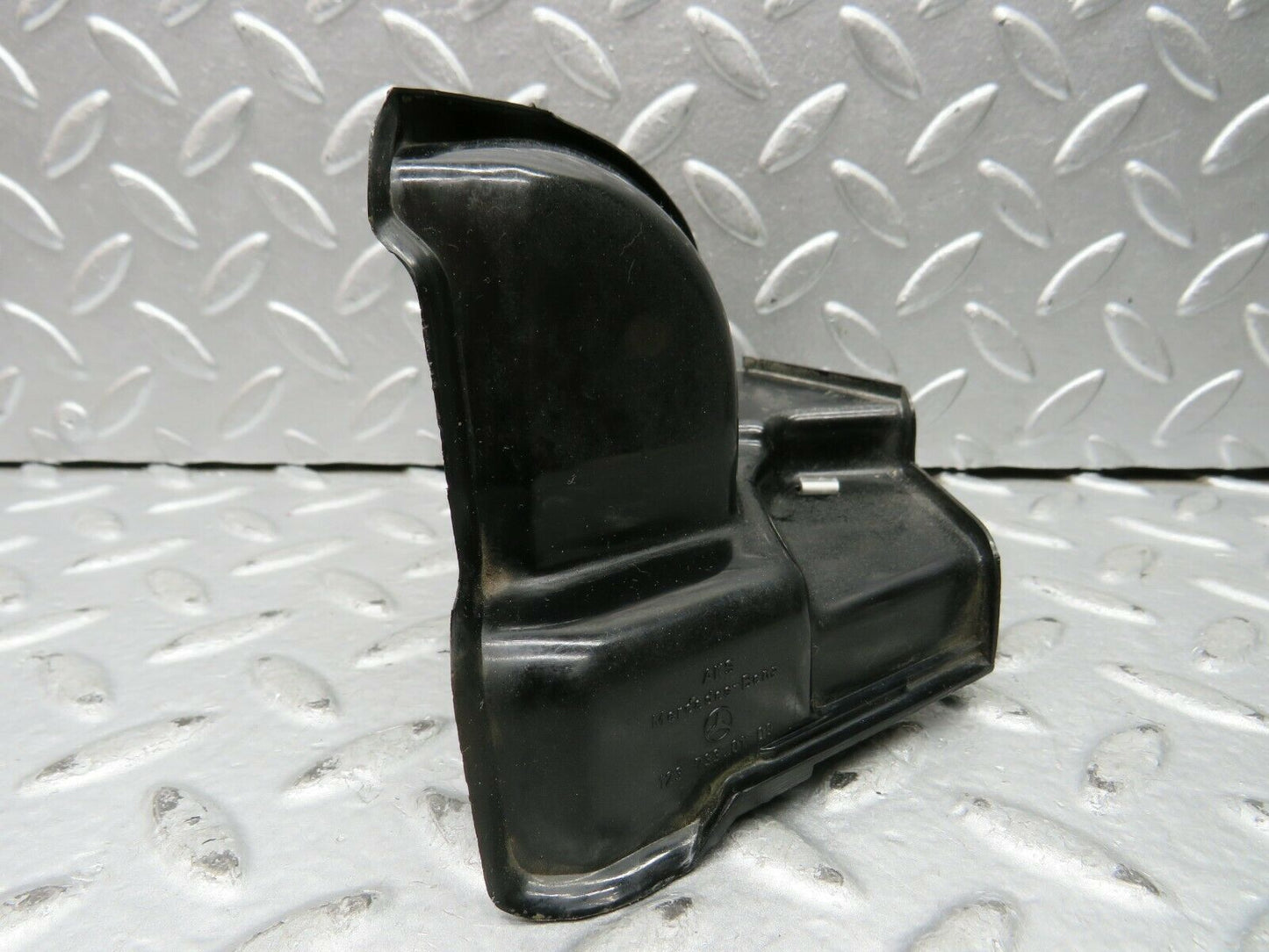 21984 Mercedes-Benz S123 280TE Rear Left Door Lock Mechanism 1237230108